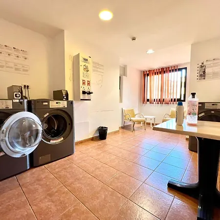 Апартаменты Junior Pool-sea View, Wifi And Heated Pool In Tenerife South